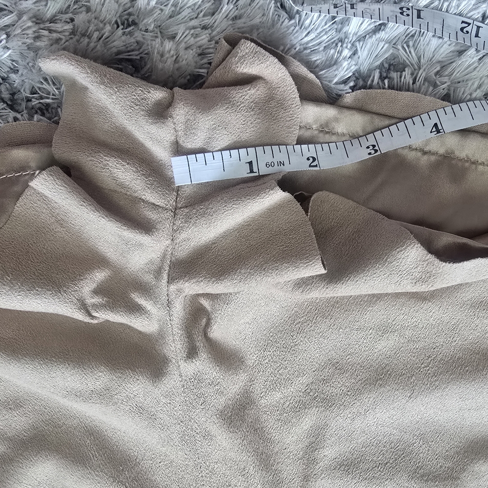 FARM Rio High Waist Tan Shorts - Picture 4 of 12